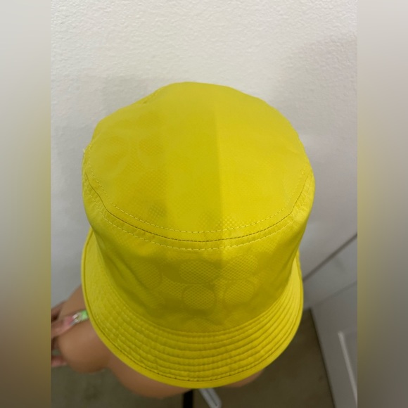New! Coach Reversible Signature Nylon Bucket Hat (Authentic) Unisex - Picture 15 of 16